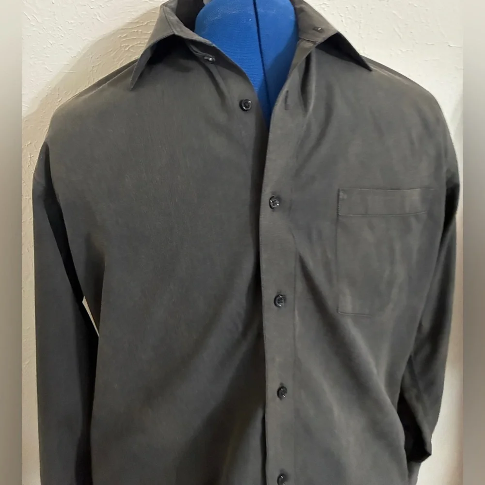 Kyle Thomas by Henry Segal Men's Button-Up Shirt. 15-15/5 - 32/33 Light charcoal
